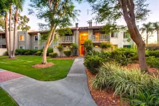 Photo #1: 240018405 Listing 