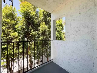 Photo #4: 240018419 Listing