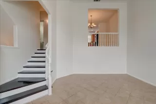 Photo #3: 240018429 Listing