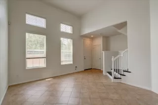 Photo #4: 240018429 Listing