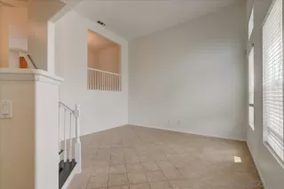 Photo #5: 240018429 Listing