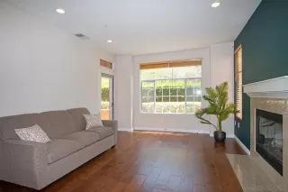 Photo #4: 240018436 Listing