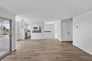 Photo #3: 240018464 Listing