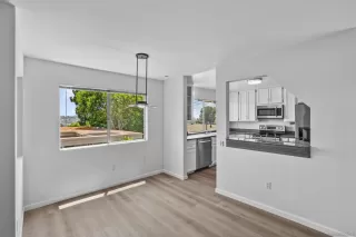 Photo #4: 240018464 Listing