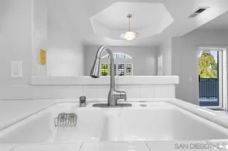 Photo #3: 240018494 Listing