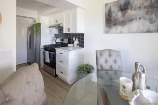 Photo #6: 240018595 Listing