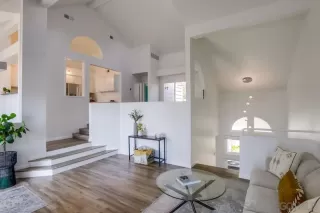 Photo #2: 240018627 Listing