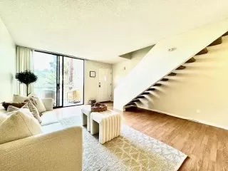 Photo #1: 240018734 Listing 