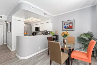 Photo #5: 240018773 Listing 