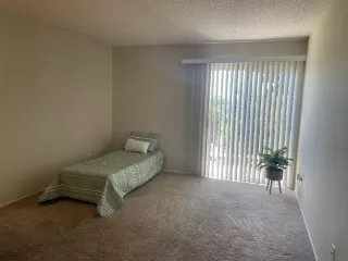 Photo #4: 240018777 Listing