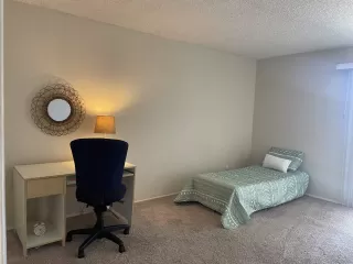 Photo #5: 240018777 Listing