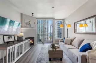 Photo #3: 240018781 Listing