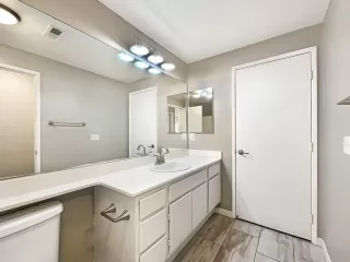 Photo #5: 240018823 Listing