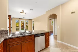 Photo #5: 240018826 Listing