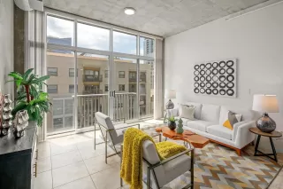 Photo #1: 240018852 Listing