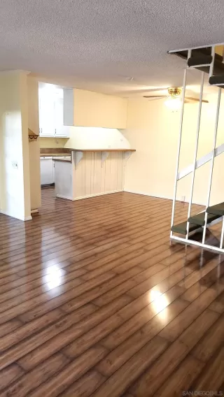 Photo #3: 240018856 Listing 