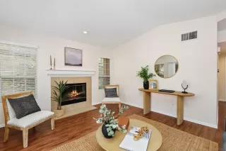 Photo #3: 240018868 Listing