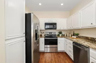 Photo #6: 240018868 Listing