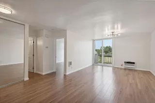 Photo #1: 240019018 Listing