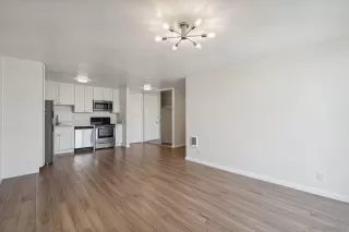 Photo #4: 240019018 Listing