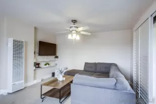 Photo #5: 240019019 Listing