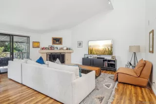 Photo #2: 240019023 Listing