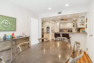 Photo #6: 240019023 Listing