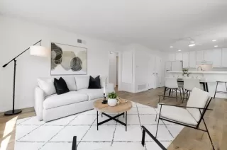 Photo #3: 240019094 Listing