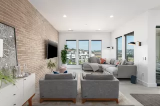 Photo #4: 240019123 Listing