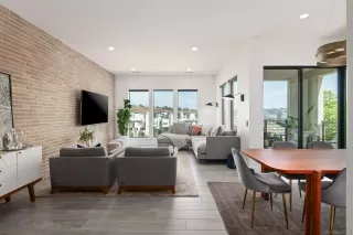 Photo #5: 240019123 Listing