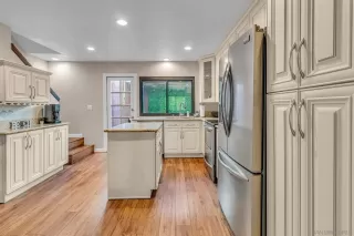 Photo #6: 240019230 Listing