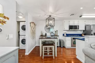 Photo #5: 240019285 Listing