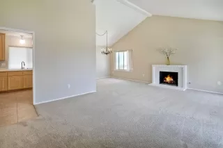 Photo #6: 240019324 Listing