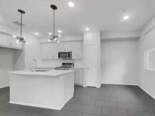 Photo #2: 240019331 Listing