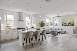 Photo #1: 240019376 Listing