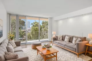 Photo #1: 240019411 Listing