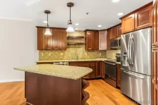 Photo #3: 240019455 Listing