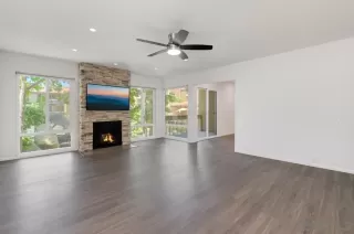 Photo #5: 240019457 Listing