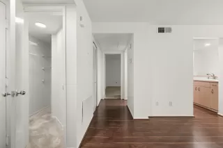 Photo #2: 240019472 Listing 