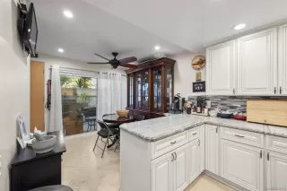 Photo #4: 240019482 Listing