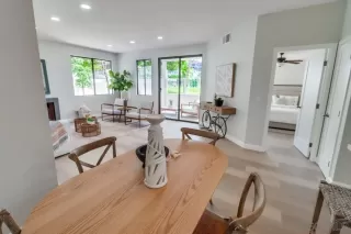 Photo #2: 240019564 Listing 