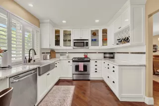 Photo #2: 240019600 Listing 