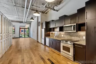 Photo #1: 240019637 Listing