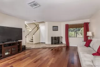 Photo #1: 240019654 Listing