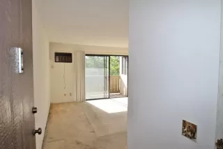 Photo #3: 240019707 Listing