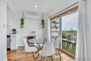 Photo #5: 240019724 Listing