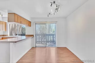 Photo #5: 240019758 Listing