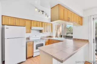 Photo #6: 240019758 Listing