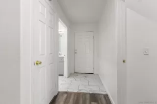 Photo #3: 240019778 Listing