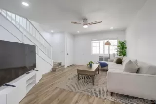 Photo #3: 240019790 Listing